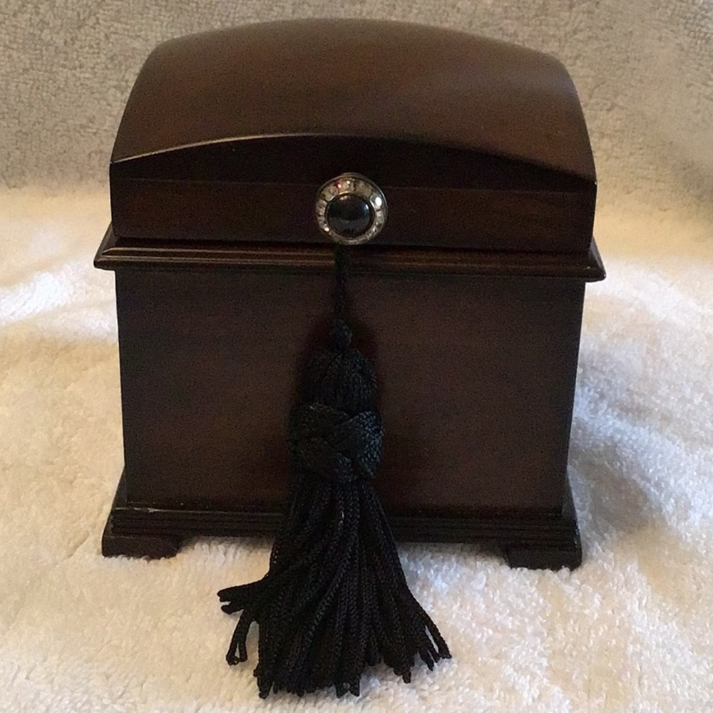 Bombay mahogany wood musical  ring box 6”x6”